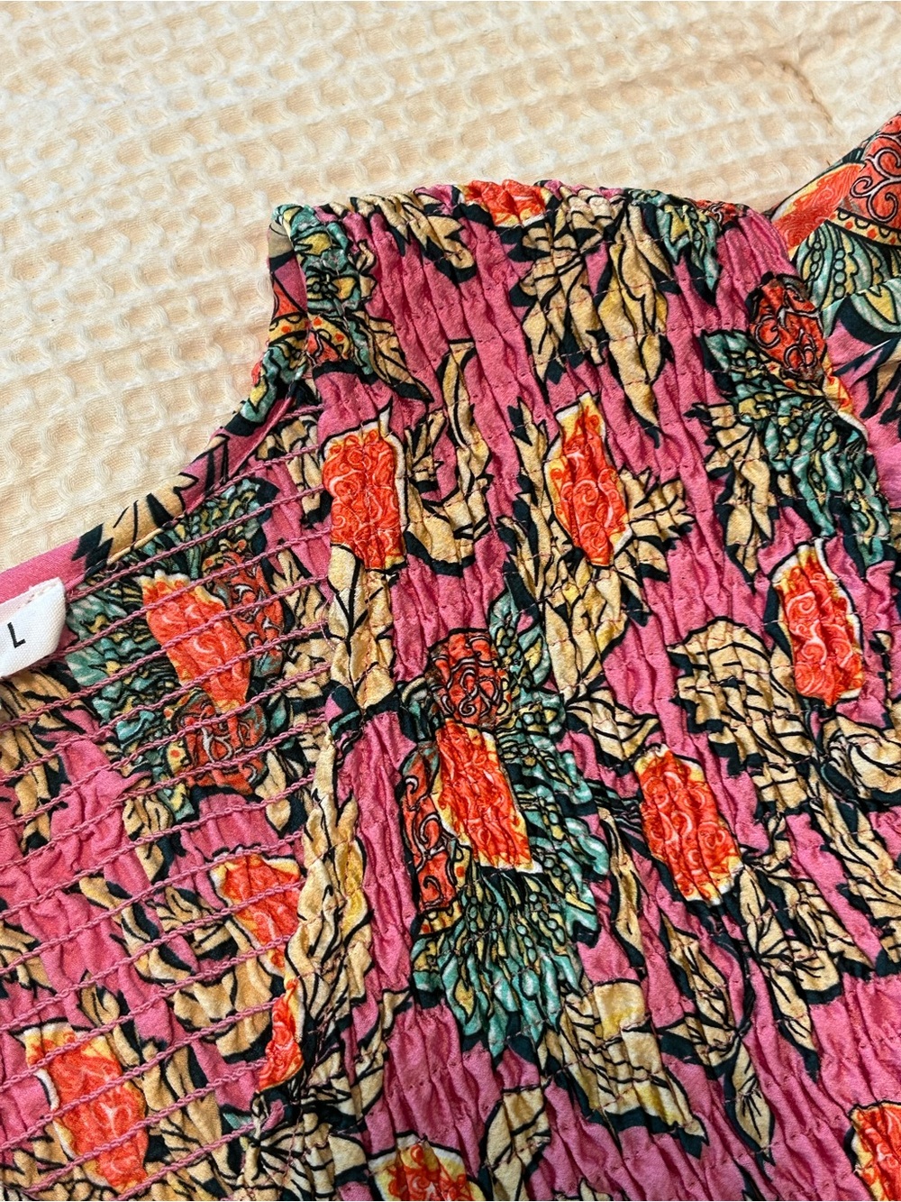 THML smocked gorgeous top - Picture 5 of 6